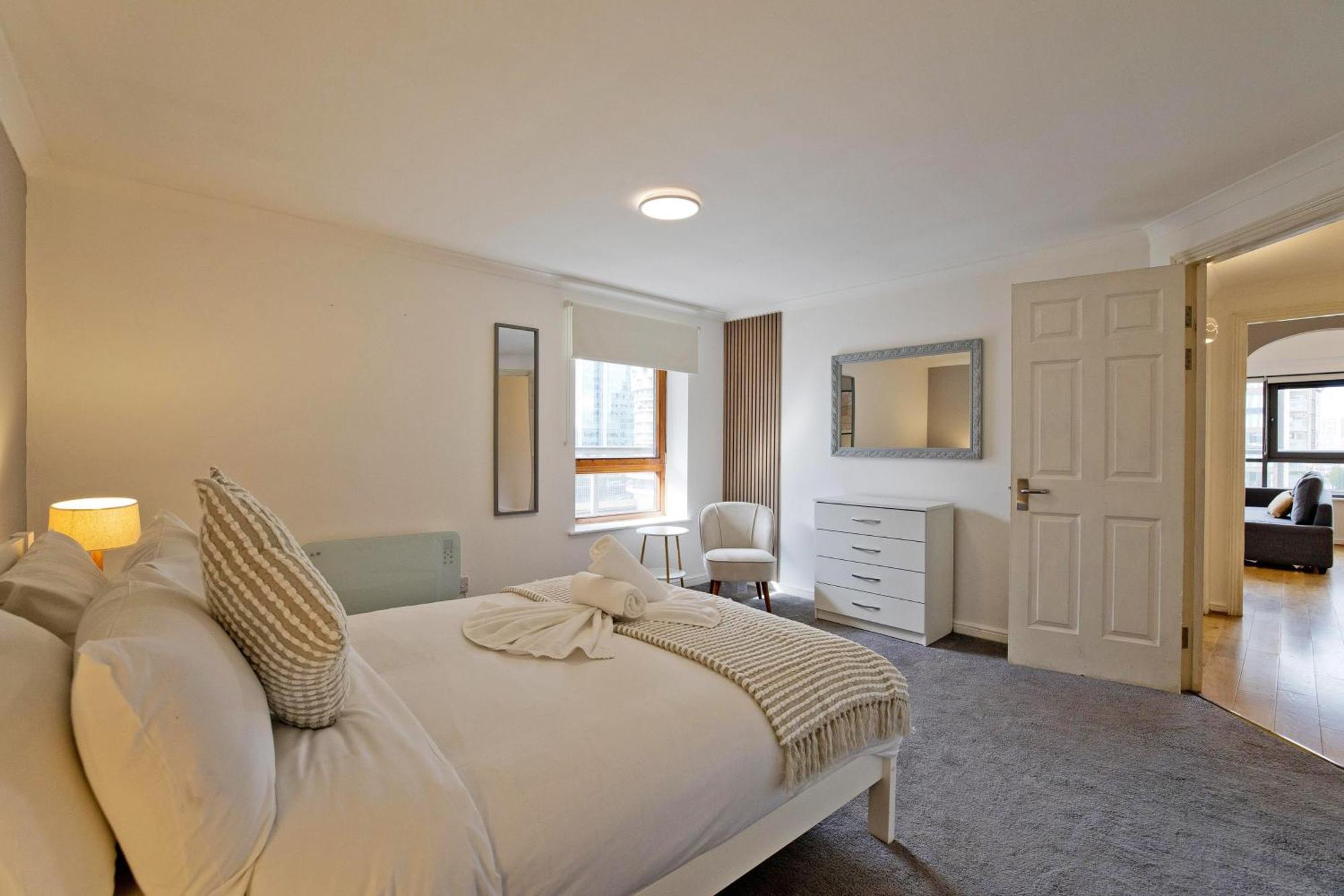 Imperial Meridian Place Apartment London Luaran gambar