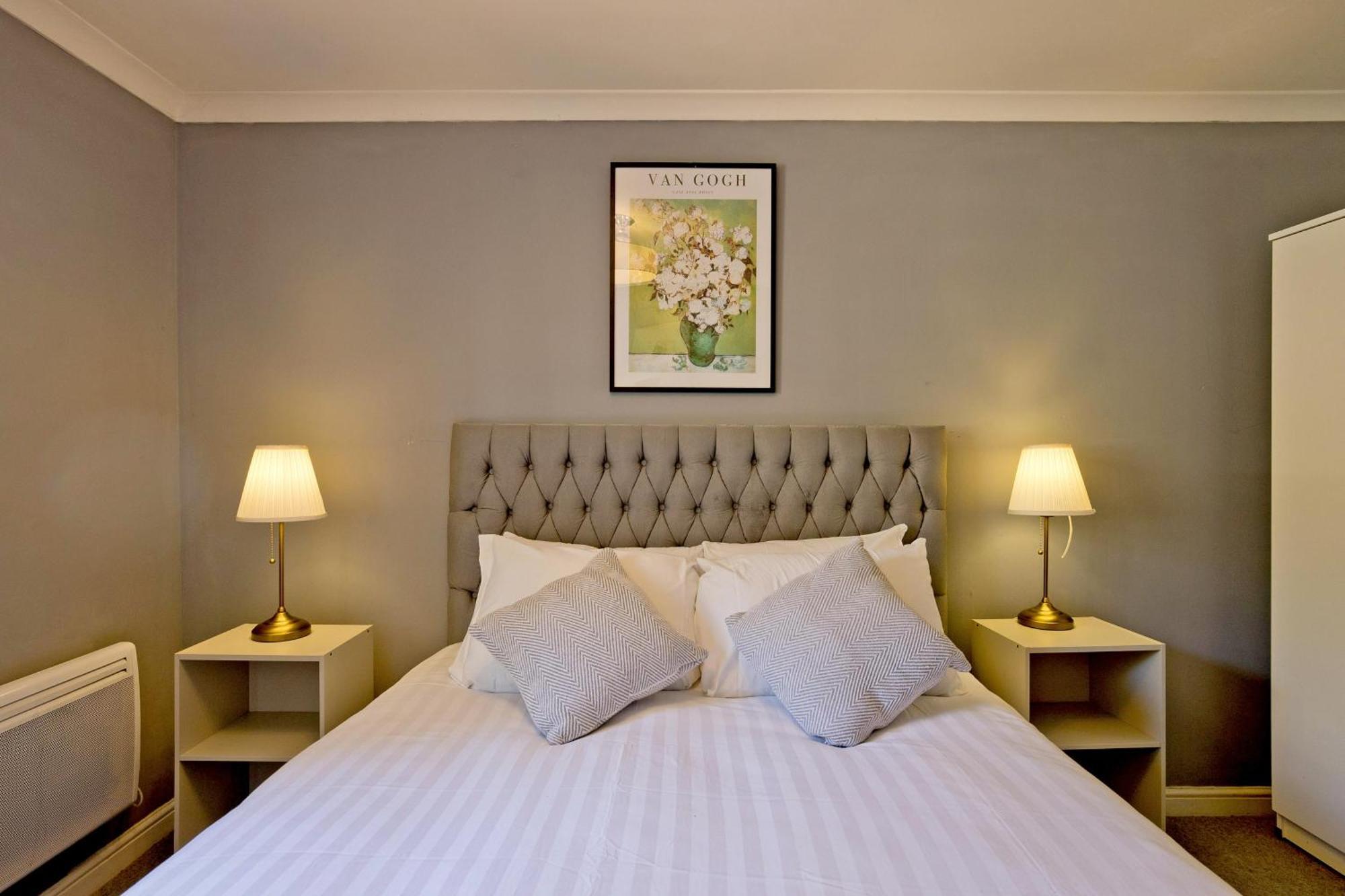 Imperial Meridian Place Apartment London Luaran gambar