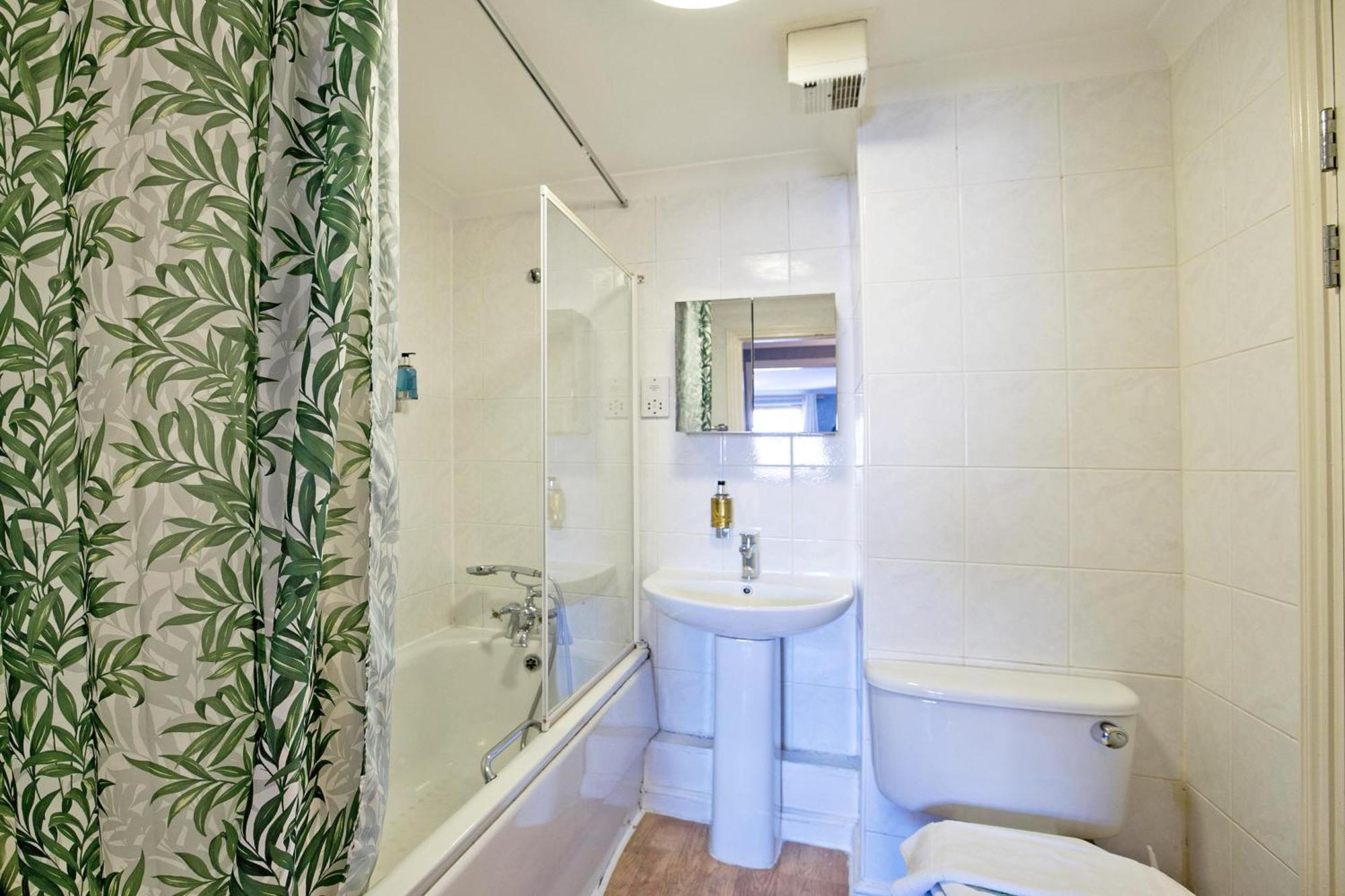 Imperial Meridian Place Apartment London Luaran gambar