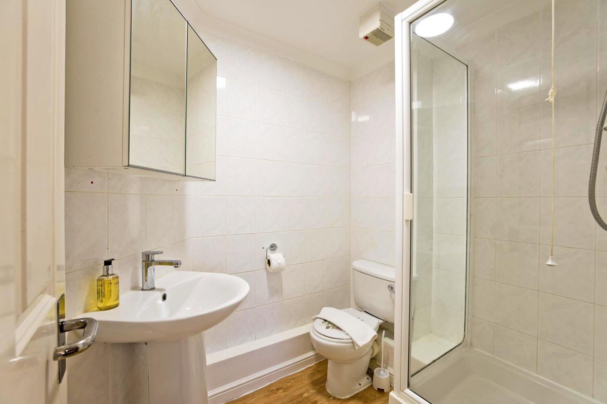 Imperial Meridian Place Apartment London Luaran gambar