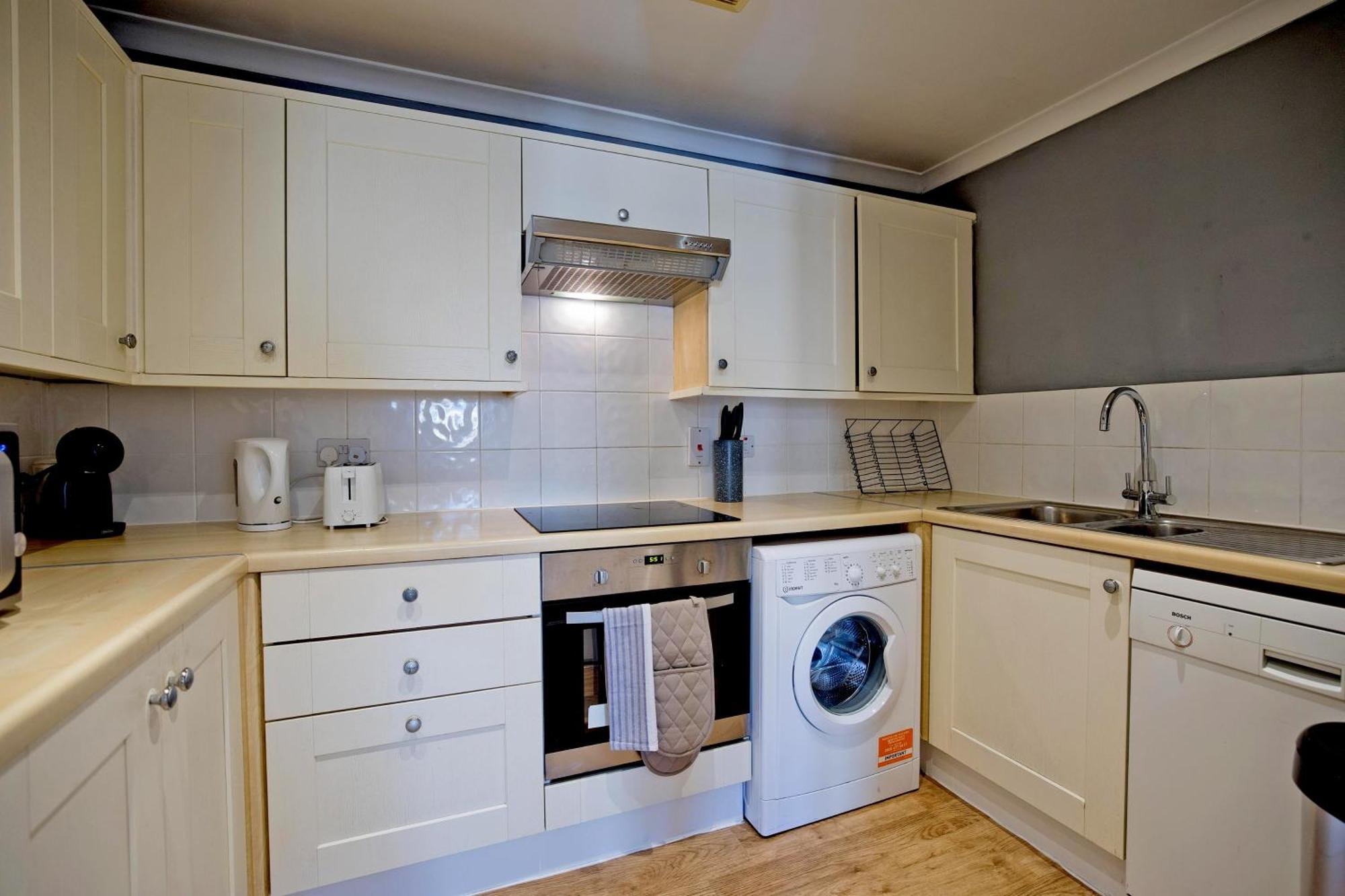 Imperial Meridian Place Apartment London Luaran gambar