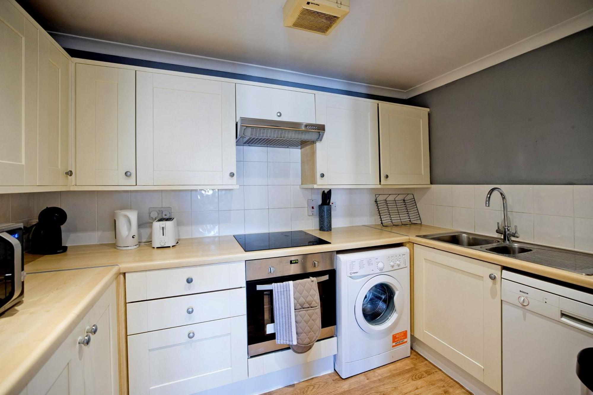 Imperial Meridian Place Apartment London Luaran gambar