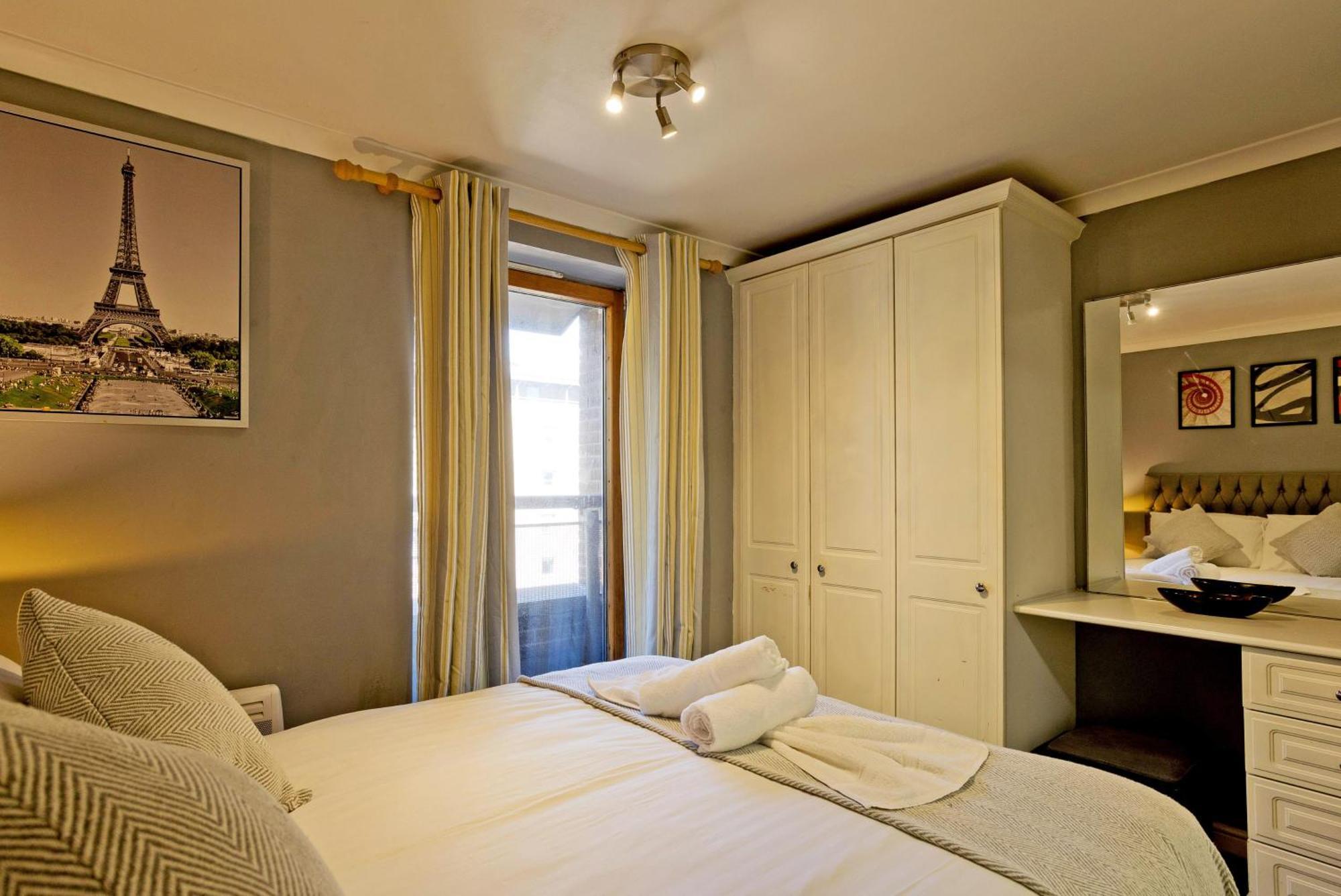 Imperial Meridian Place Apartment London Luaran gambar